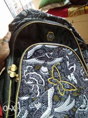 Troli school bag new. calar black and white