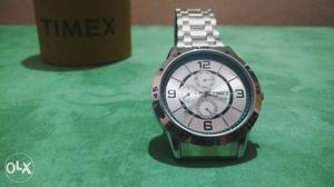 US brand Timex watch for urgent sale with full box