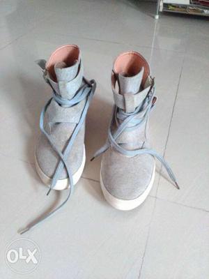 Women Grey High Top Sneakers with free sandals.