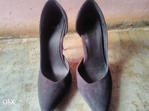 Black velvet Stilletoes. Womens Footwear. size