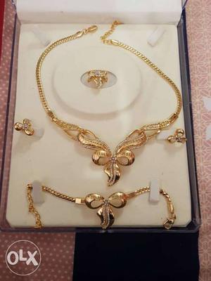 Gold Jewelry Set In Box