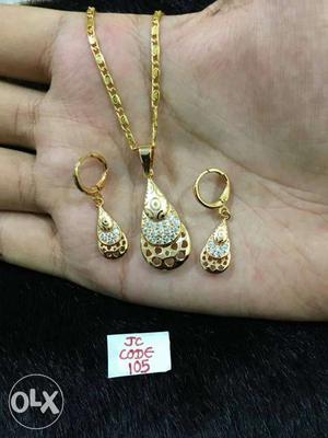 Gold Pendant Necklace With Earrings