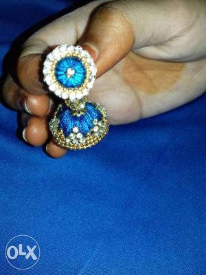 Gold-colored And Blue Jumkha Earring