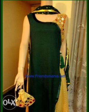Kurti with different colours and adjustable size.