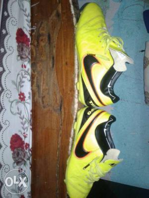 Nike Tiempo Football Shoe Size 6