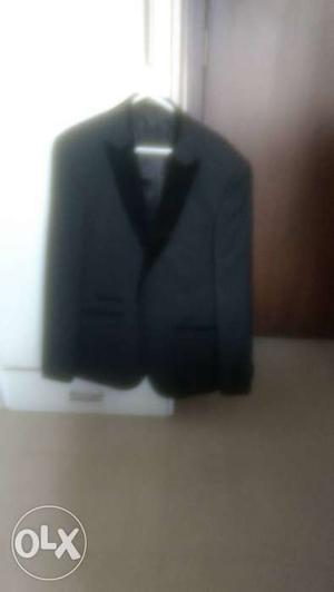 Park Avenue suit for sale. Used only once.