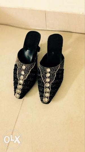 Size 36 black open ornamented party shoes age.