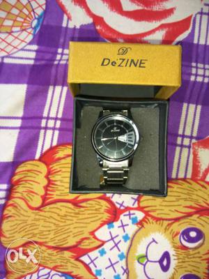3 month use Dezine watch. in a better condition.