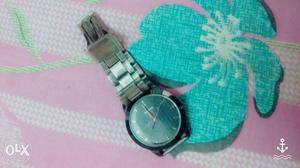 Black sonata watch in good condition less used