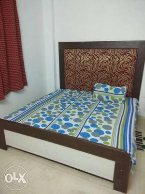 Double bed 72x70, 7 years old, home centre buying without