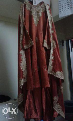 Full long marun laachaa as like new(price negotiable)