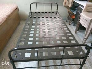 Iron cot in good condition