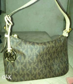 Micheal kors handbag.. excellent condition.. used