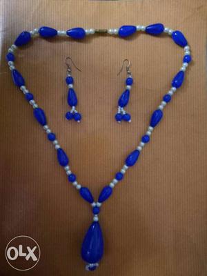 Necklace with earings. Royal Blue Colour.