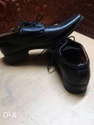 Pure leather shoes at reasonable price. size 6 nd