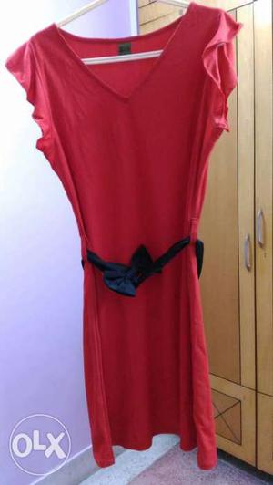 Red V-neck Cap Sleeve Mini Dress