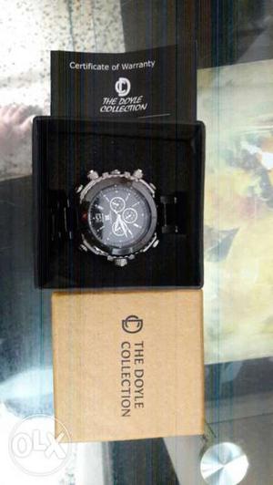 Silver And Black Round Faced Chronograph Watch new