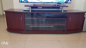 TV unit with customised shelves and cabling