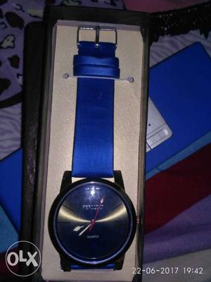 This watch is new and selling this watch only 350