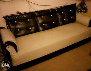 White And Black Full size Leather Tufted Back Sofa with 2
