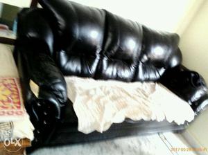 Black Leather Cushioned Couch sofa 3+1+1