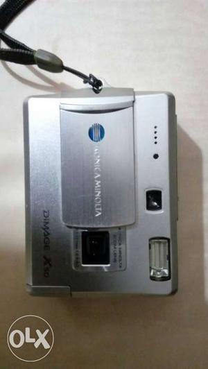 Digital Camera 5MP With charger and PC