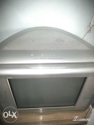 Excellent condition TV Sony with fitted woofer.