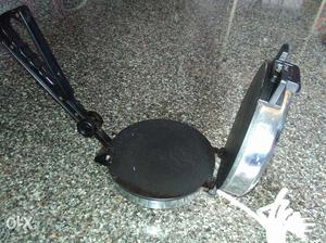 Hotline Chapati Maker in very good condition.