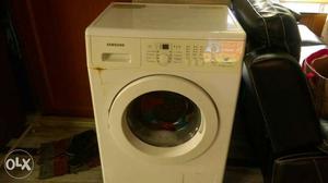 Samsung front loading washing machine () in