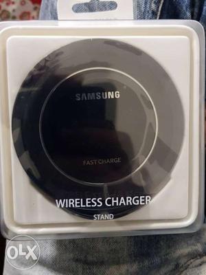 Samsung wireless charger with stand. Supports