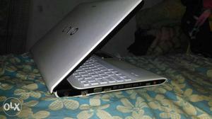 Sony vaio 1 yrs old awesome condition i GB