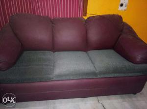 Sparingly used good conditioned 5 seaters sofa set for sale