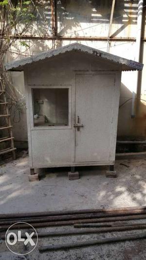 White Wooden Security guard House