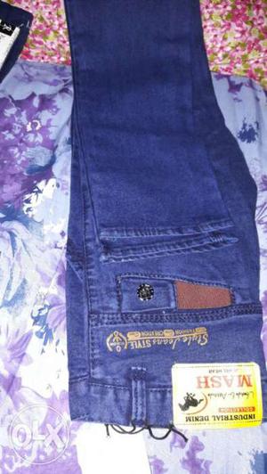 2 blue jeans 28no.size hai urgent sale used bhe nhi ki mera