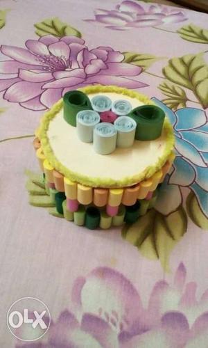 Jewellery box made of paper quilling