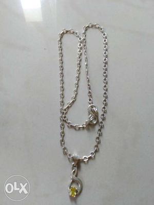Pure silver chain with beautiful daler. very low
