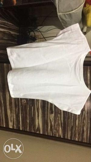 White crop top not used