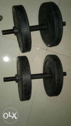 Dumbells set of 2 of 20kg you will be getting 4