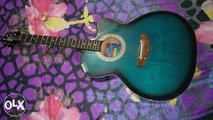 Yemaha Cutaway acoustic Guitar with cover awesome