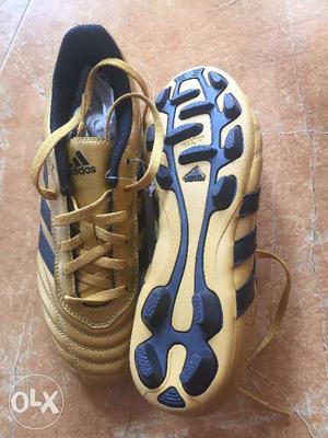 Adidas Traxion brand new football spiked boots,