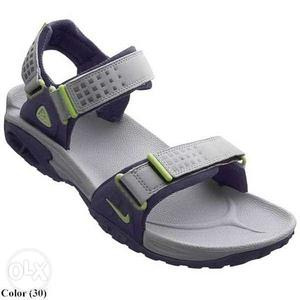 NIKE SIZE 9/10 Sandals. Great conditions.