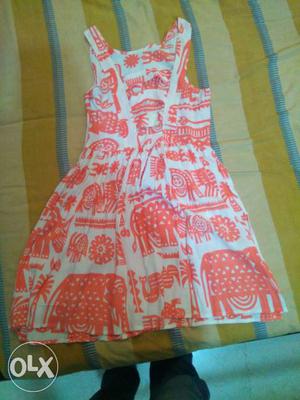 Women's White And Red Elephants Print Sleeveless Dress