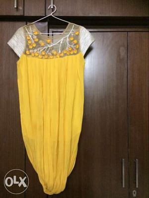 Yellow And White Floral Illusion Neckline Cap Sleeve Dress