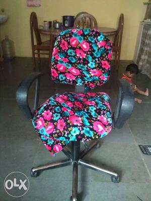 Black And Pink Floral Rolling Armchair