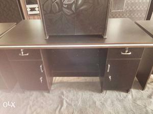 Brand new office table 5×2.5