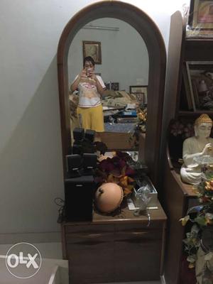 Dressing table with full mirror
