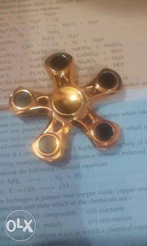 Gold-colored Hand Spinner
