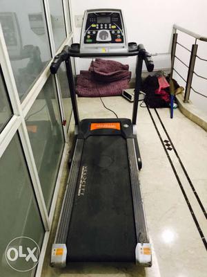 Good condition treadmill, hardly used, legit