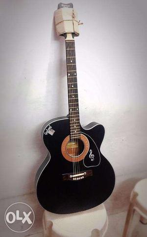 I am selling guitar in indore