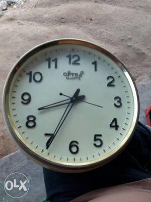 Optra quartz walk clock